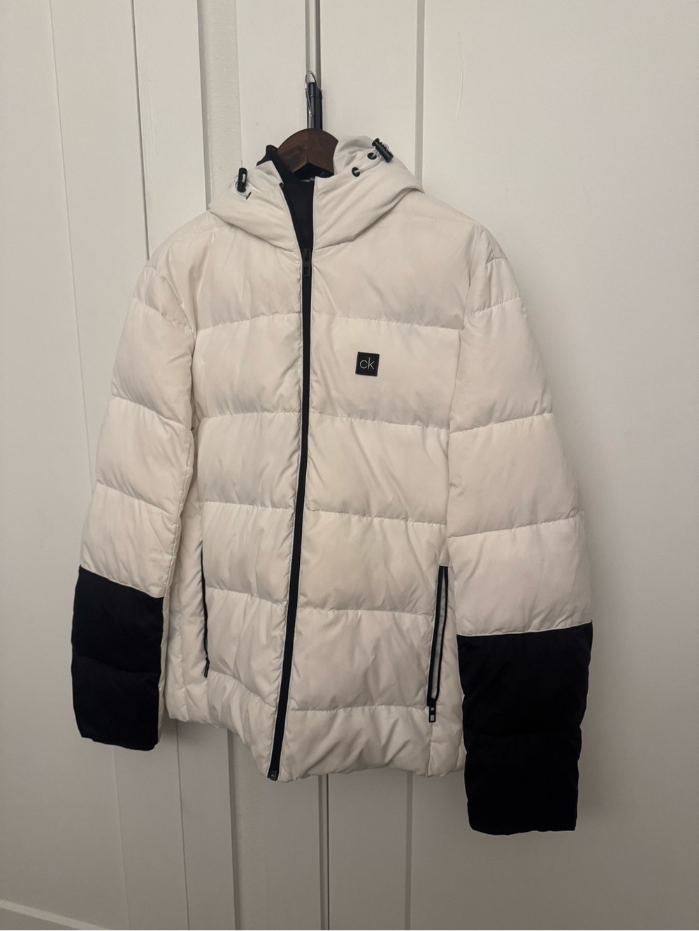 Calvin Klein Men’s White Puffer Jacket with Black Sleeve Panels